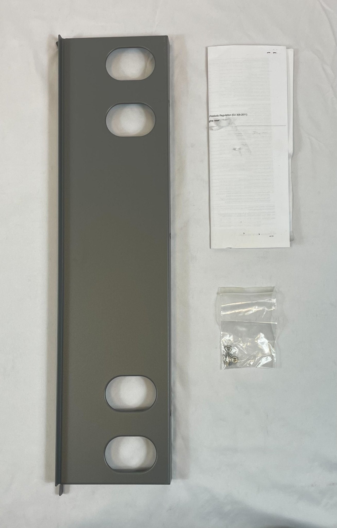 Edwards 3-BATS batteries by Edwards, compact power source with three batteries shown in a clear image.