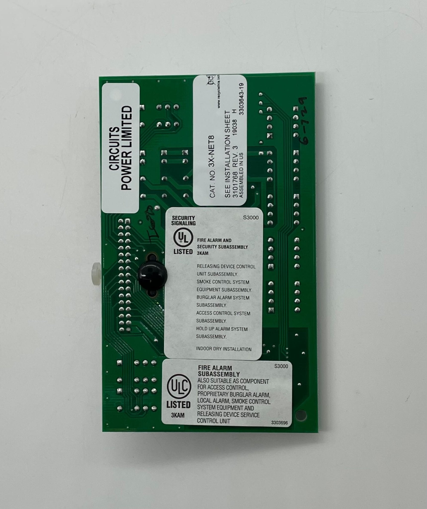 Edwards 3X-NET8 network card showing ports and connectors, designed for high-performance network connectivity.
