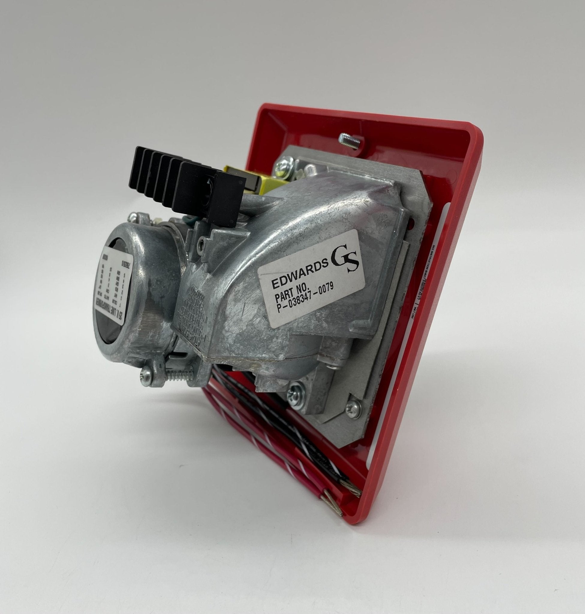 Edwards 757-8A-RS25 speaker strobe light mounted on ceiling for fire alarm notification system.