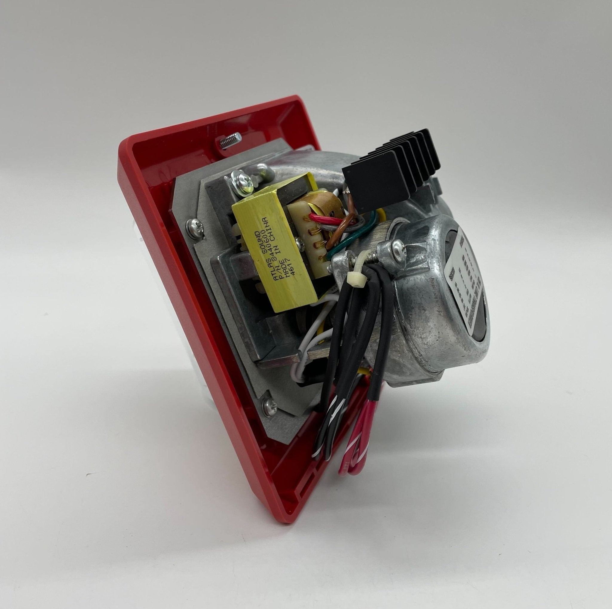 Edwards 757-8A-RS25 speaker strobe alarm with bright flashing light for safety alerts and emergency signaling.
