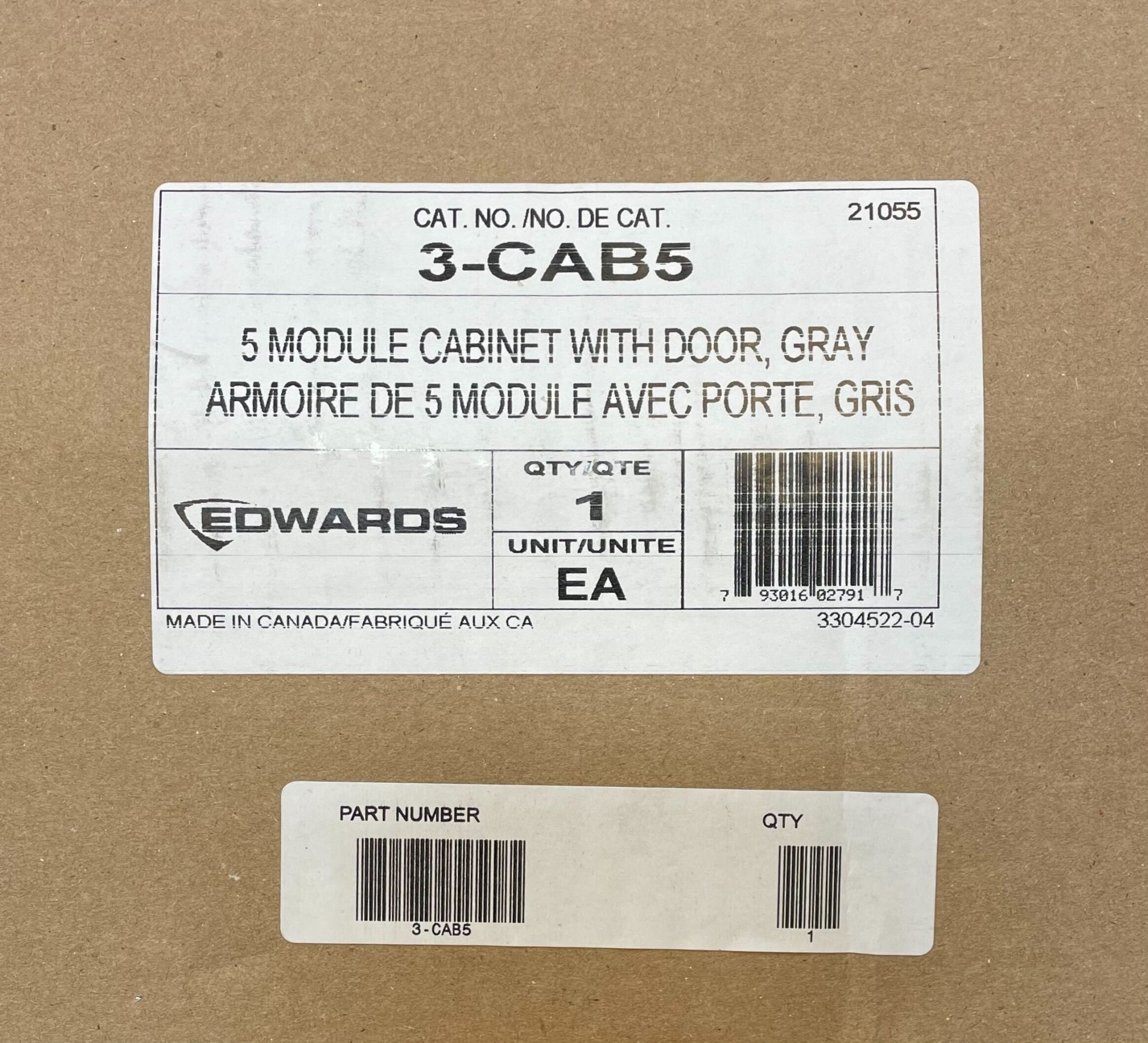 Edwards 3-CAB5 fire alarm sensor mounted on ceiling, part of Edwards fire alarm system for enhanced safety and detection.
