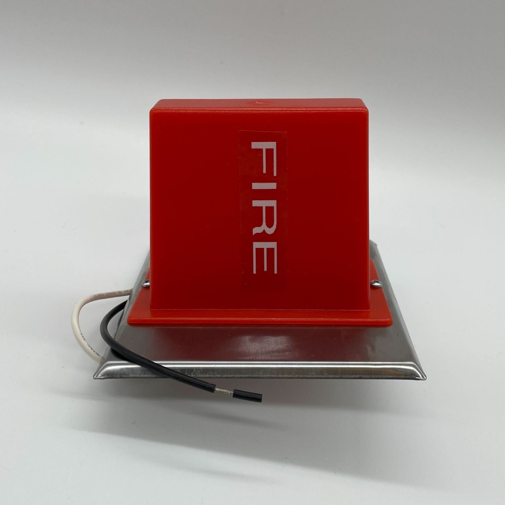 Edwards 890RDA fire alarm sensor with ULC approval, mounted on a ceiling, part of Edwards fire alarm system.