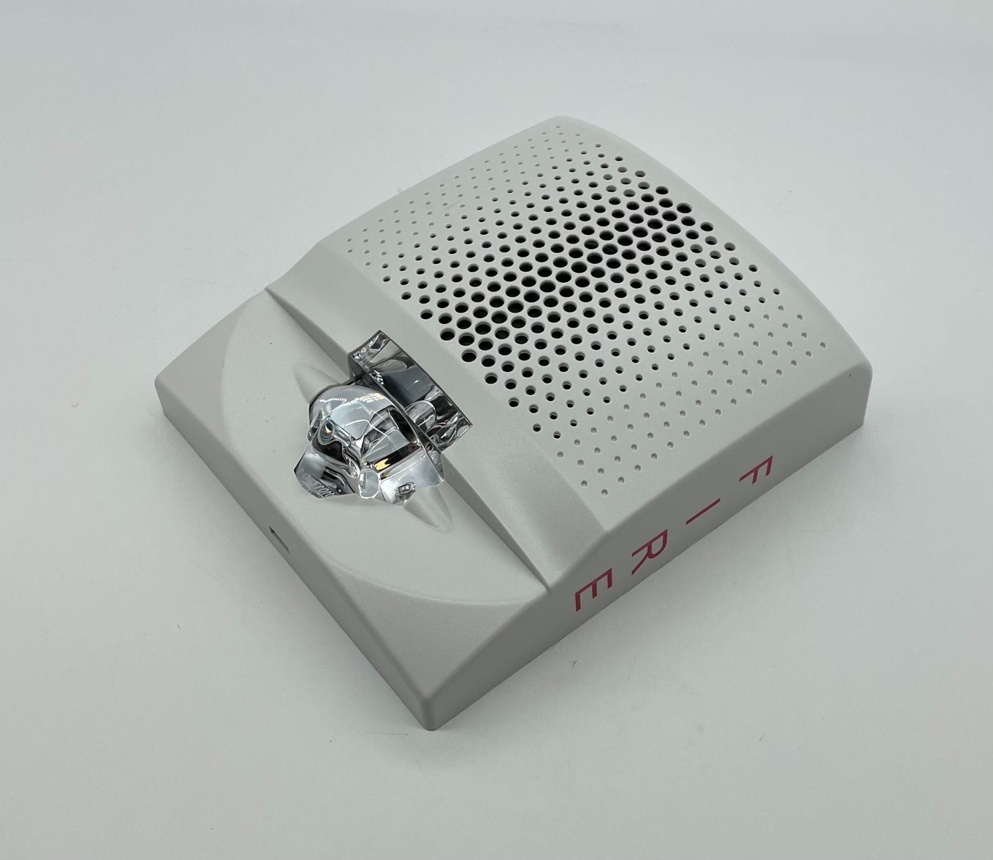 Edwards G4AVWF horn strobe alarm with white housing and mounting bracket, designed for visual and audible alert signaling.