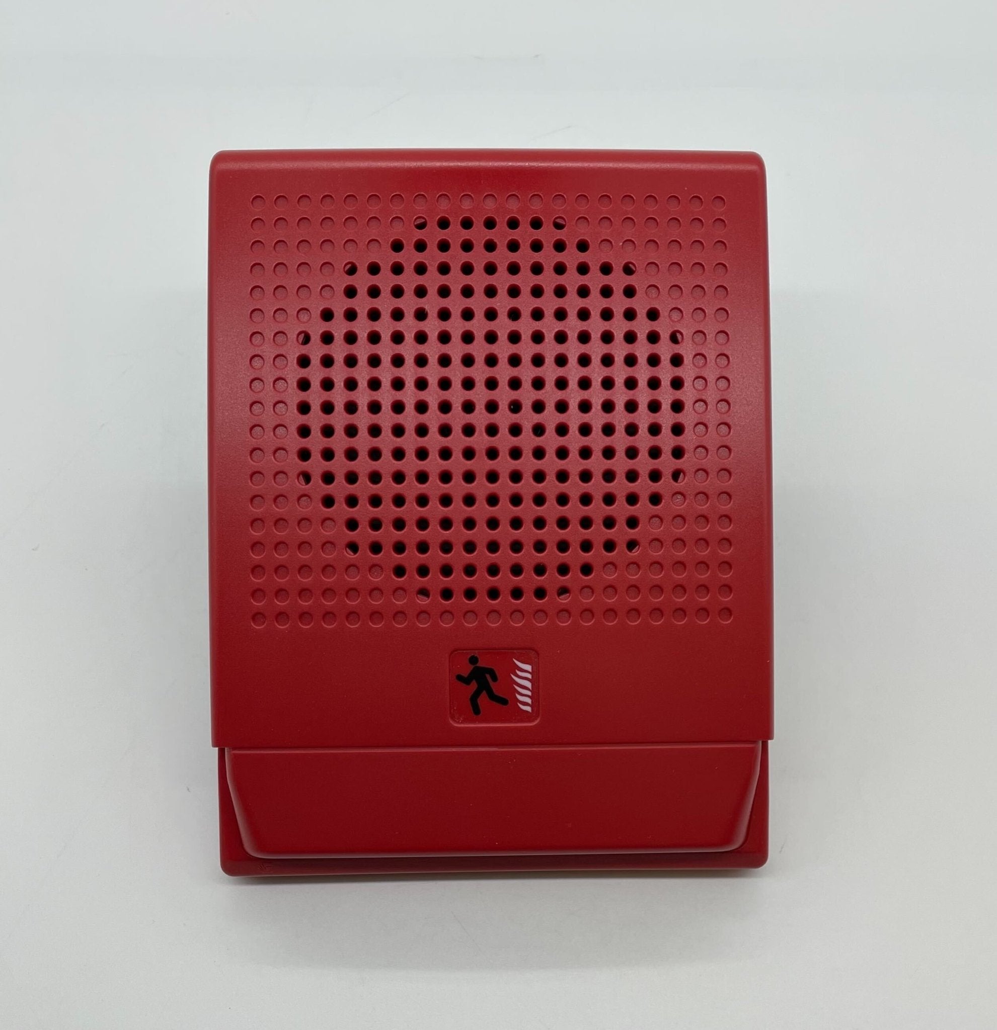 Edwards G4HFRN-S7 speaker with black grille and mounting bracket, designed for professional audio installations.