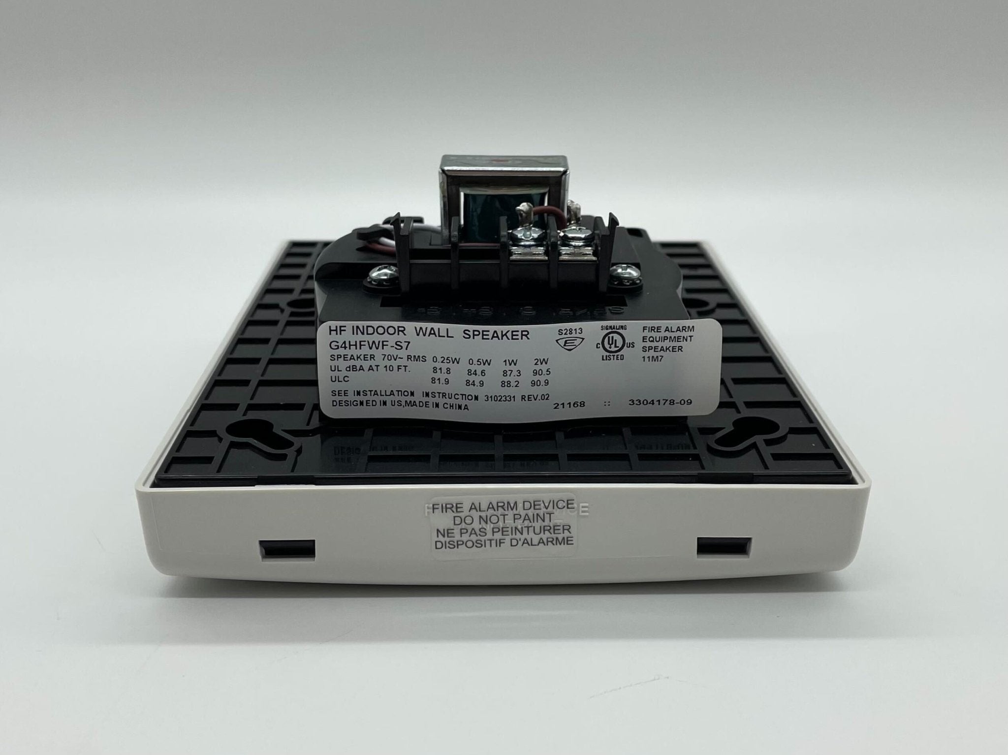 Edwards G4HFWF-S7 speaker with black enclosure and mounting bracket, designed for professional audio installation.