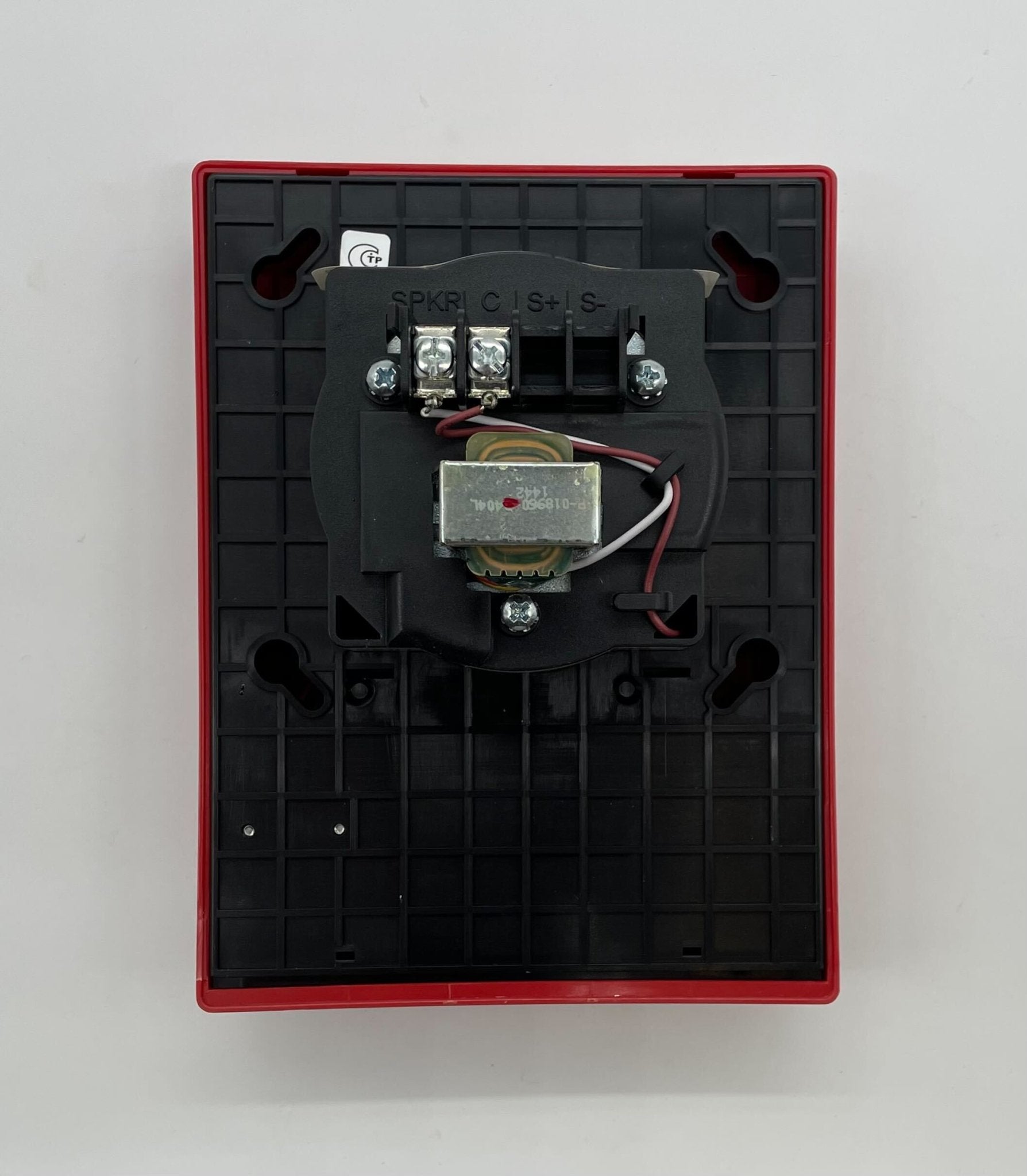 Edwards G4R-S7 speaker with black enclosure and grille, designed for professional audio applications.