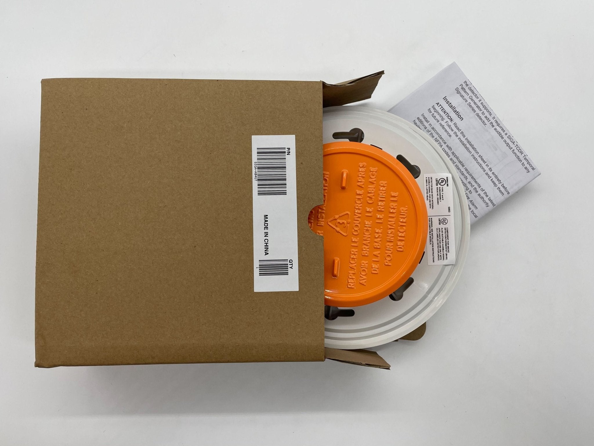 Edwards SIGA-AB4GT base for vacuum systems, shown in the image with detailed metal construction and connection ports.