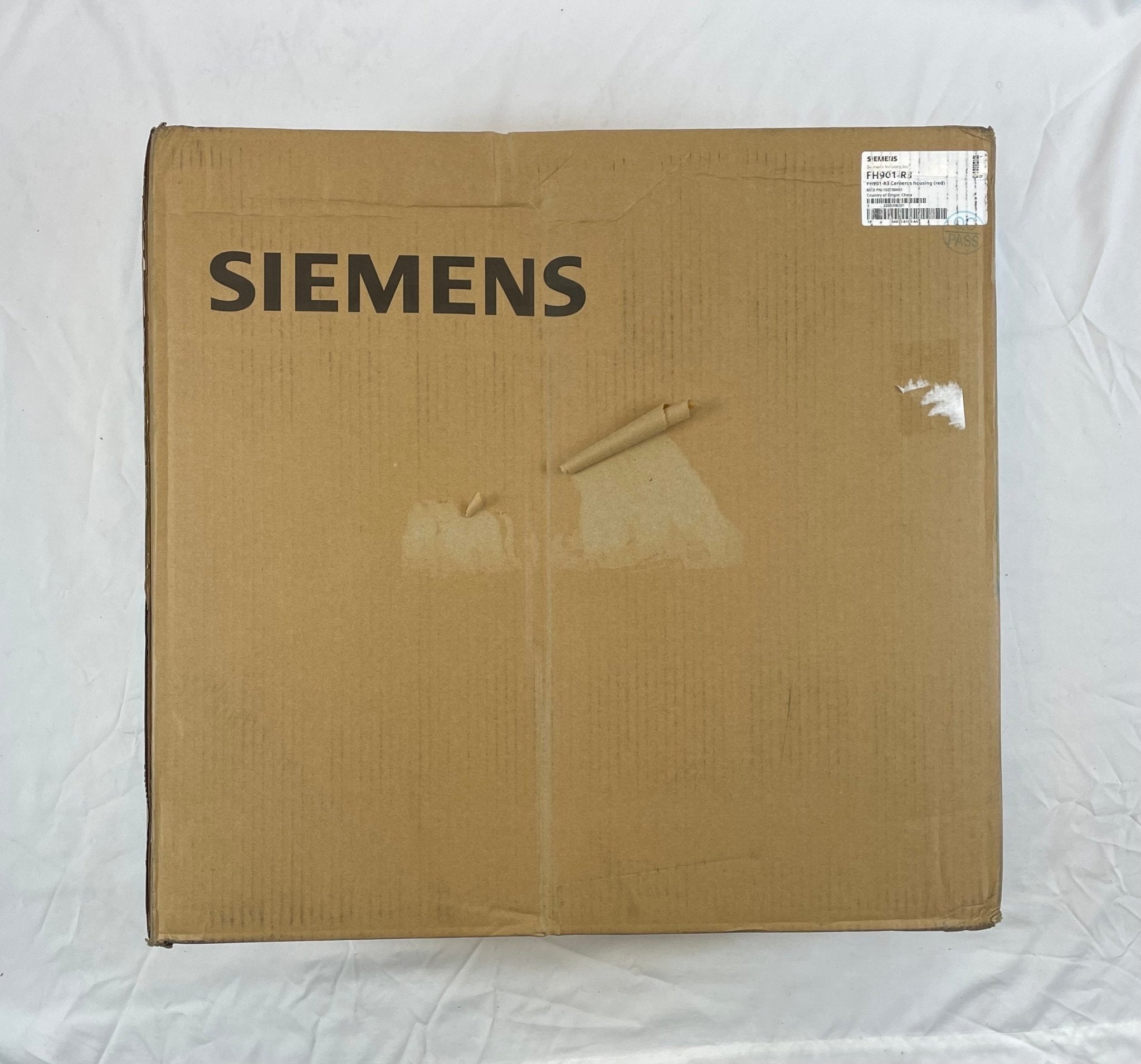 Siemens FH901-R3 enclosure, industrial electrical box with secure lid, used for electrical system protection and organization