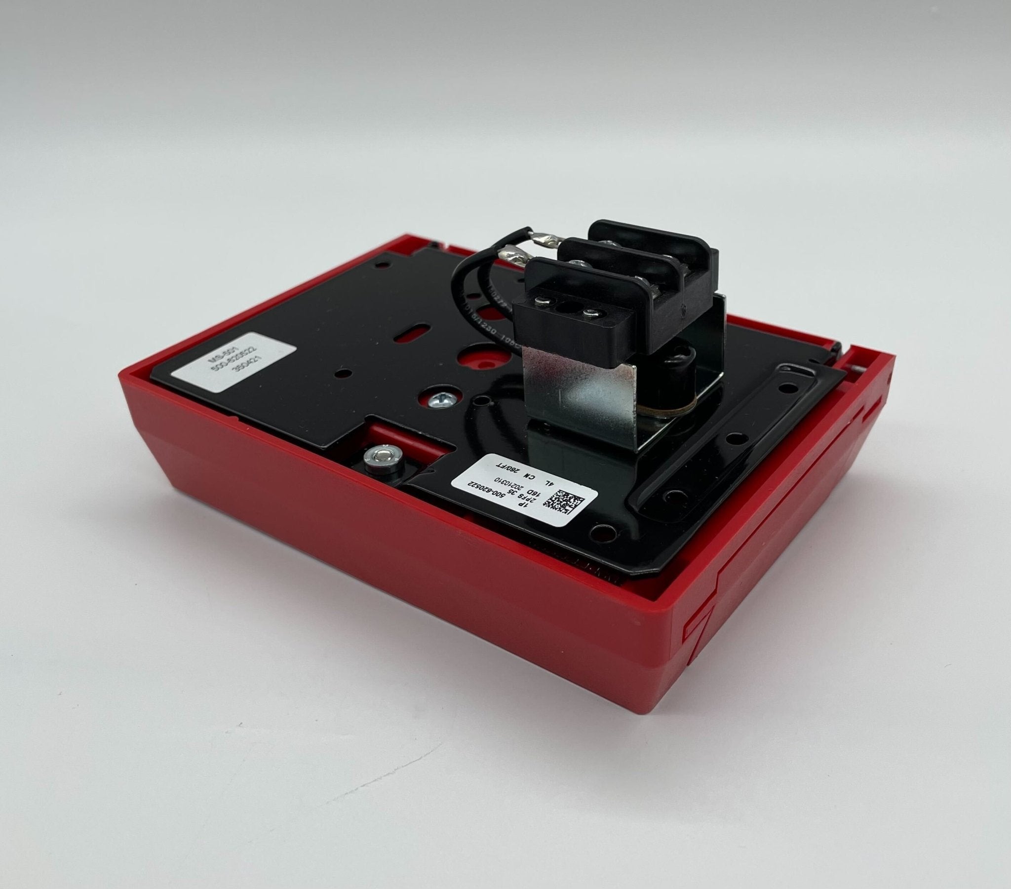 Siemens MS-501 fire alarm device with warning indicator and mounting bracket, designed for safety and fire detection.