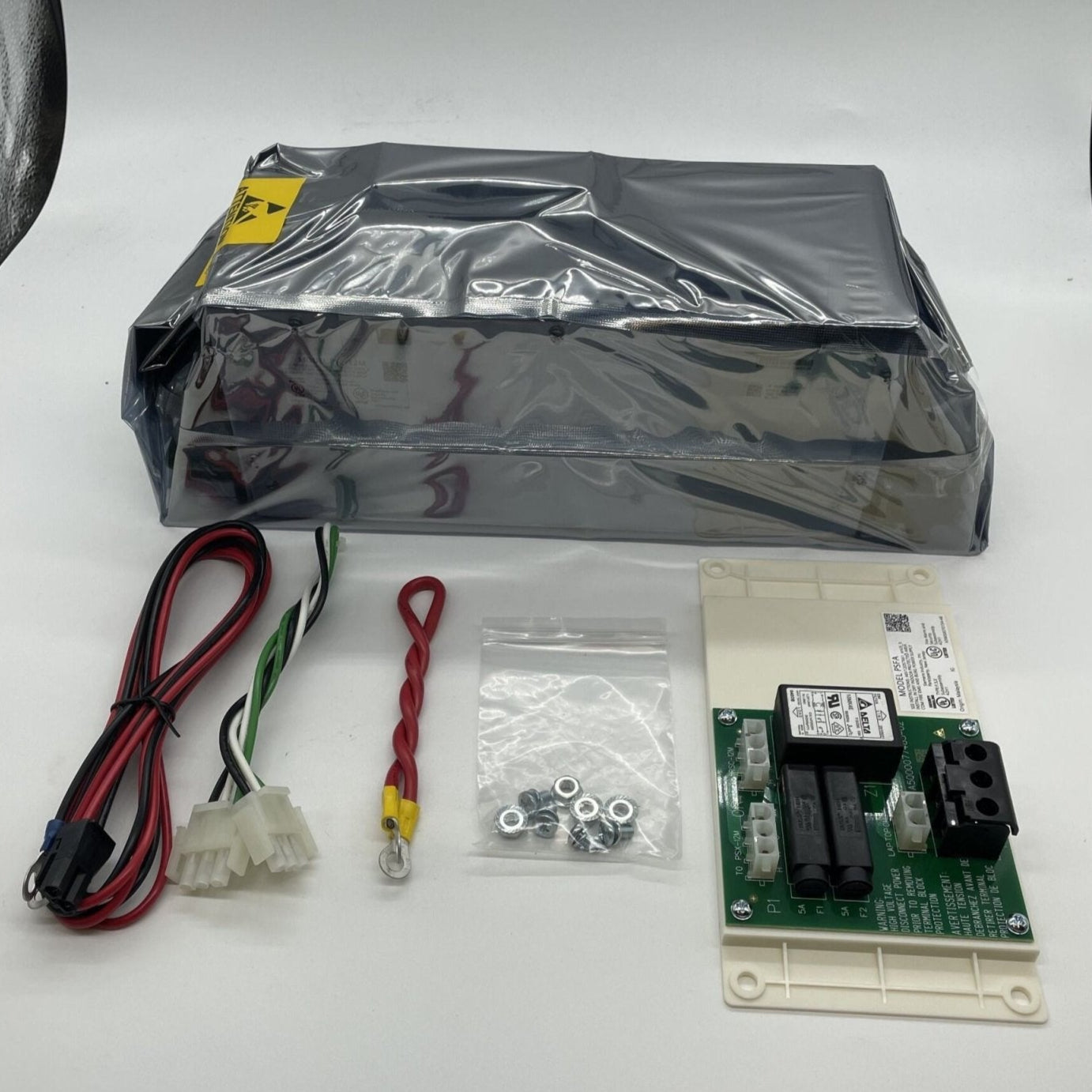 Siemens PSC-12M power supply unit with multiple connection ports, designed for industrial automation and control systems.