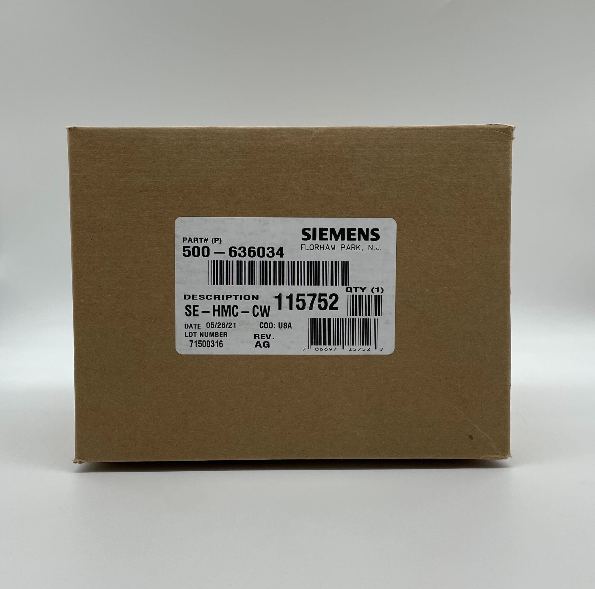 Siemens SE-HMC-CW speaker with sleek design, shown from the front, featuring a black grille and modern construction.