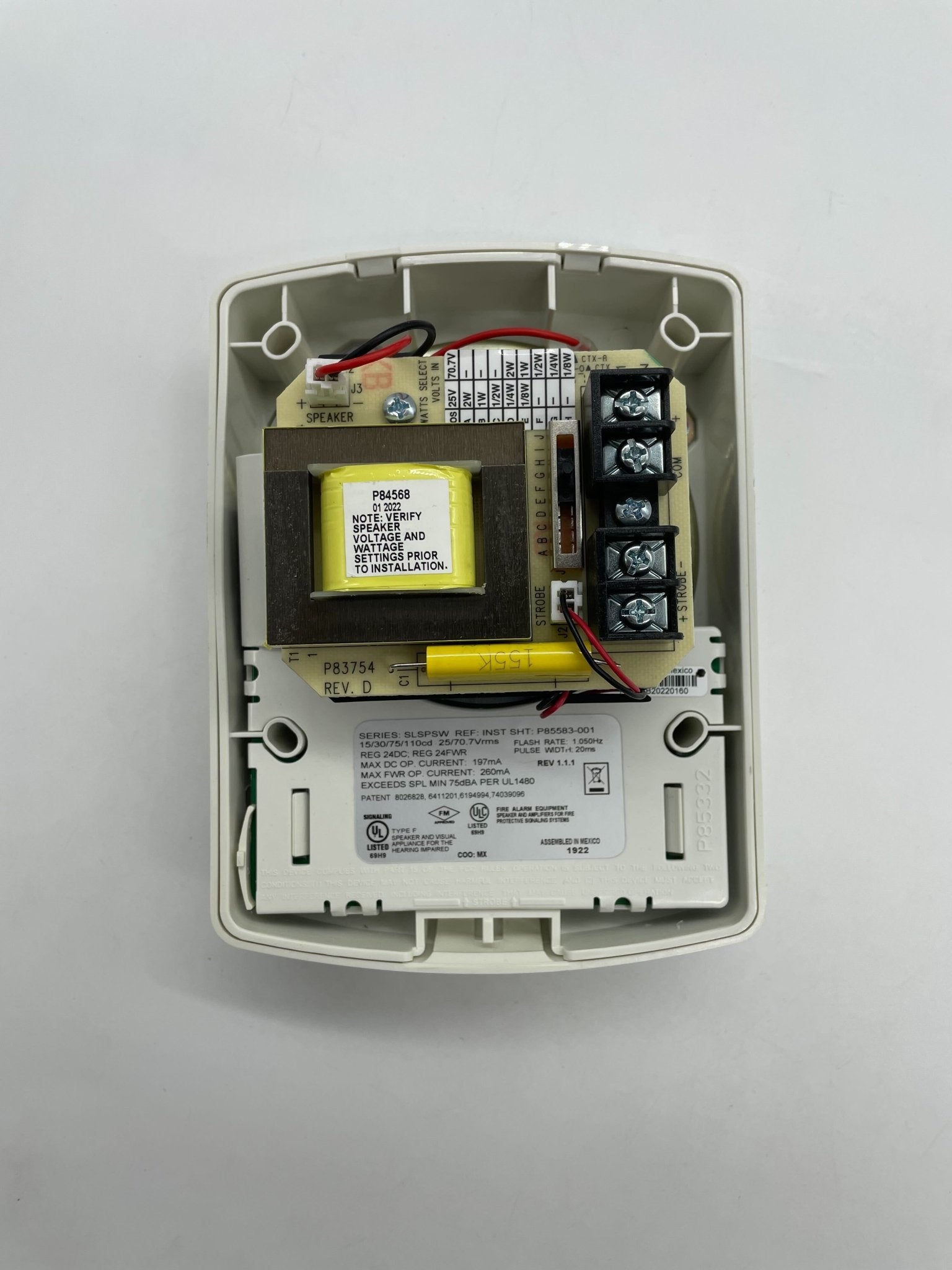 Siemens SLSPSWW-F speaker strobe with white housing and mounting bracket for alarm and notification systems.