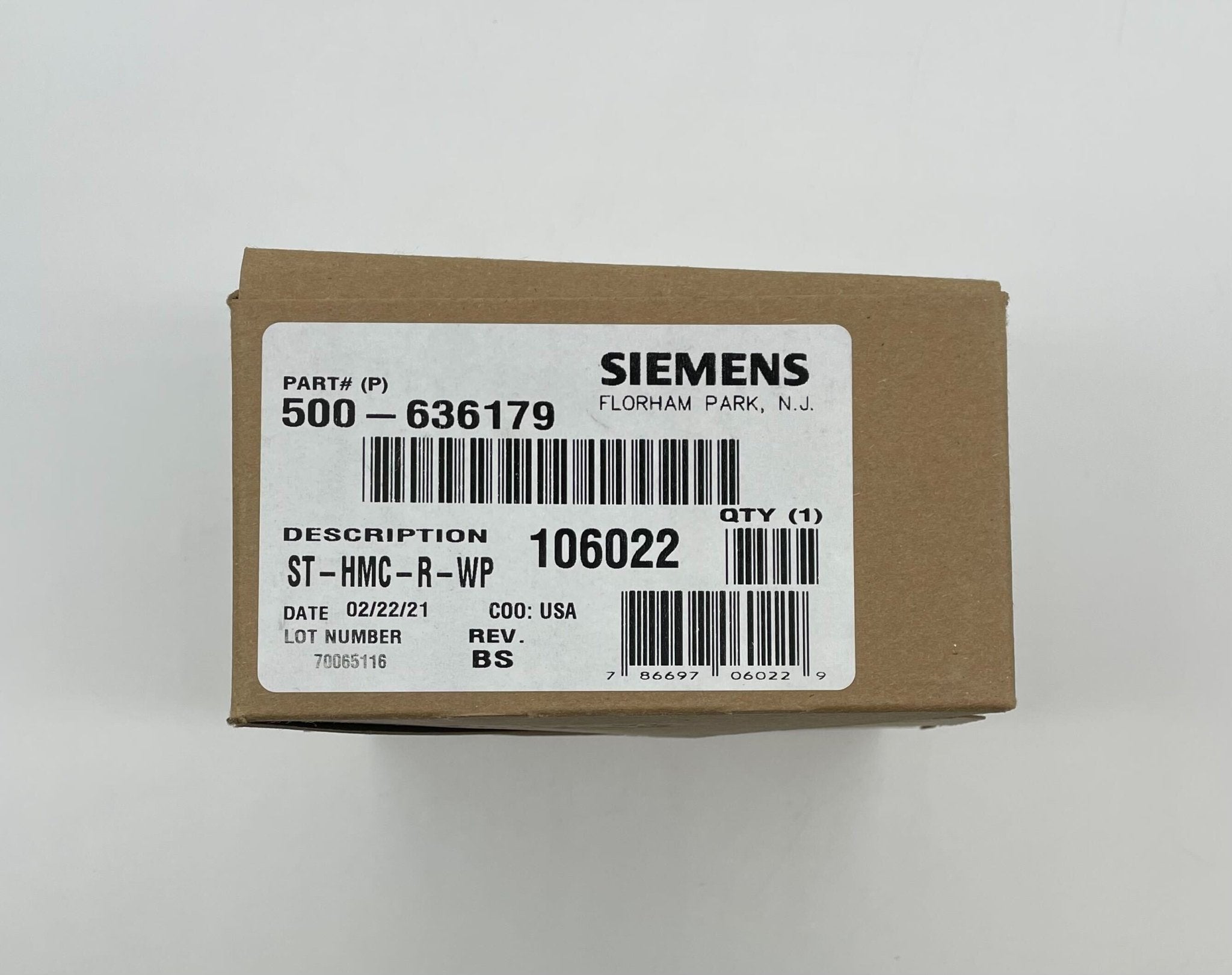 Siemens ST-HMC-R-WP strobe light with waterproof housing, designed for industrial warning and signaling applications.