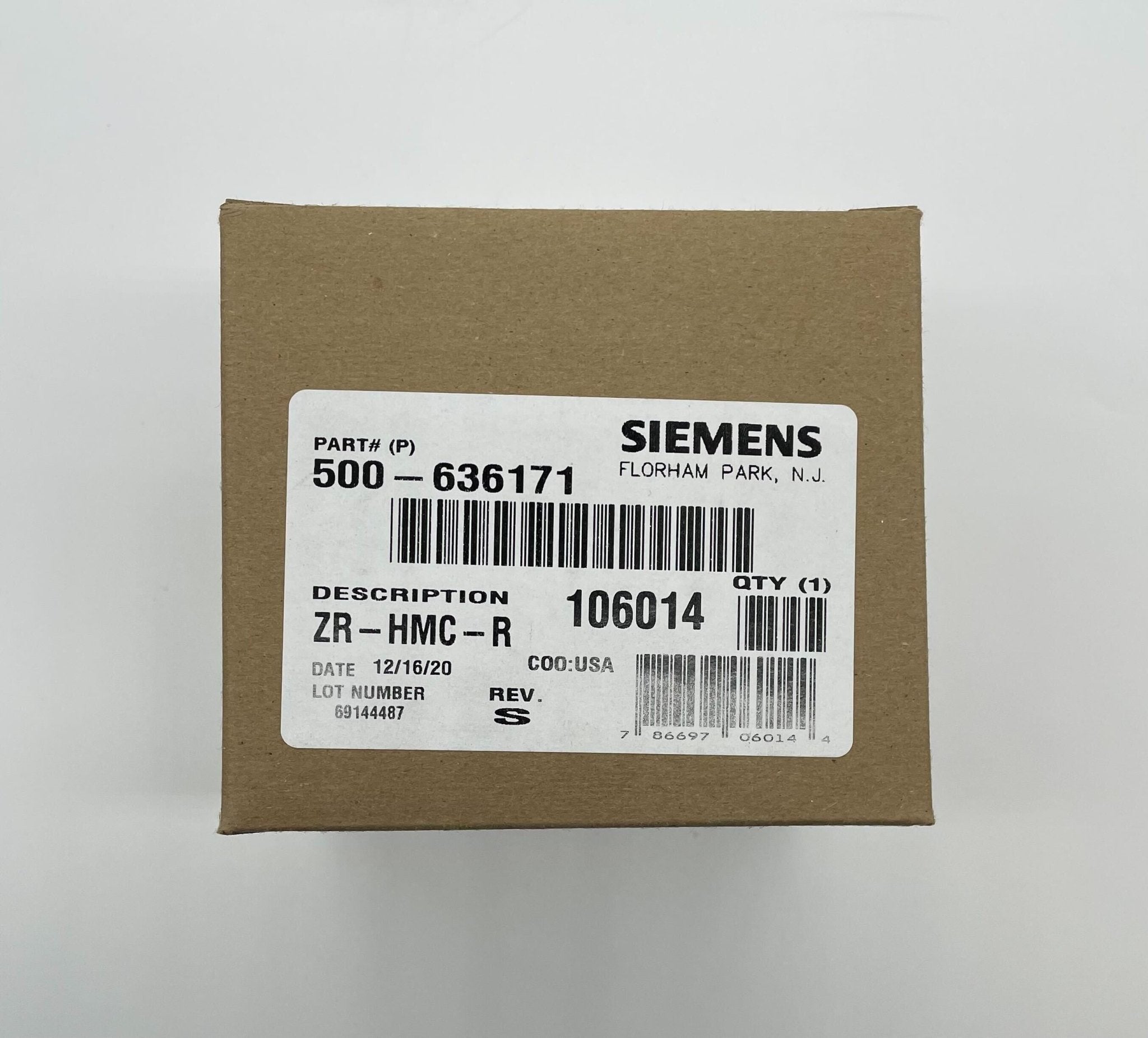 Siemens ZR-HMC-R strobe light with mounting hardware, designed for industrial signaling and safety applications.