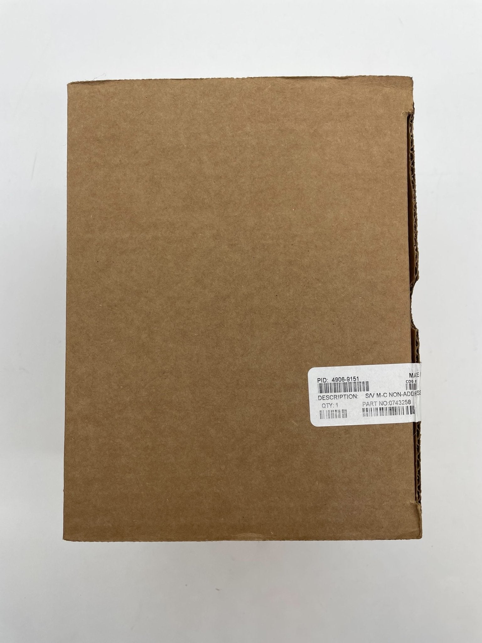 Simplex 4906-9151 speaker strobe with clear lens and mounting bracket, designed for fire alarm notification systems.