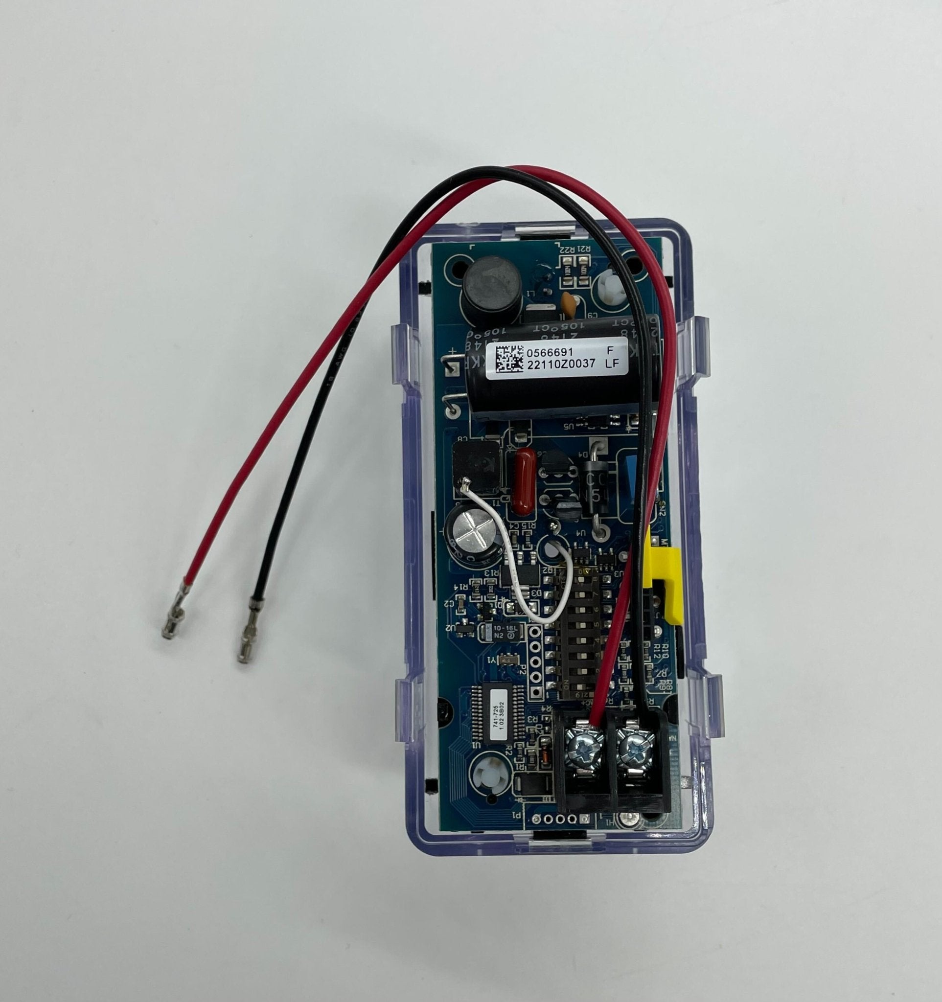 Simplex 4906-9254 speaker strobe alarm with red housing and mounting bracket for fire safety alert system.