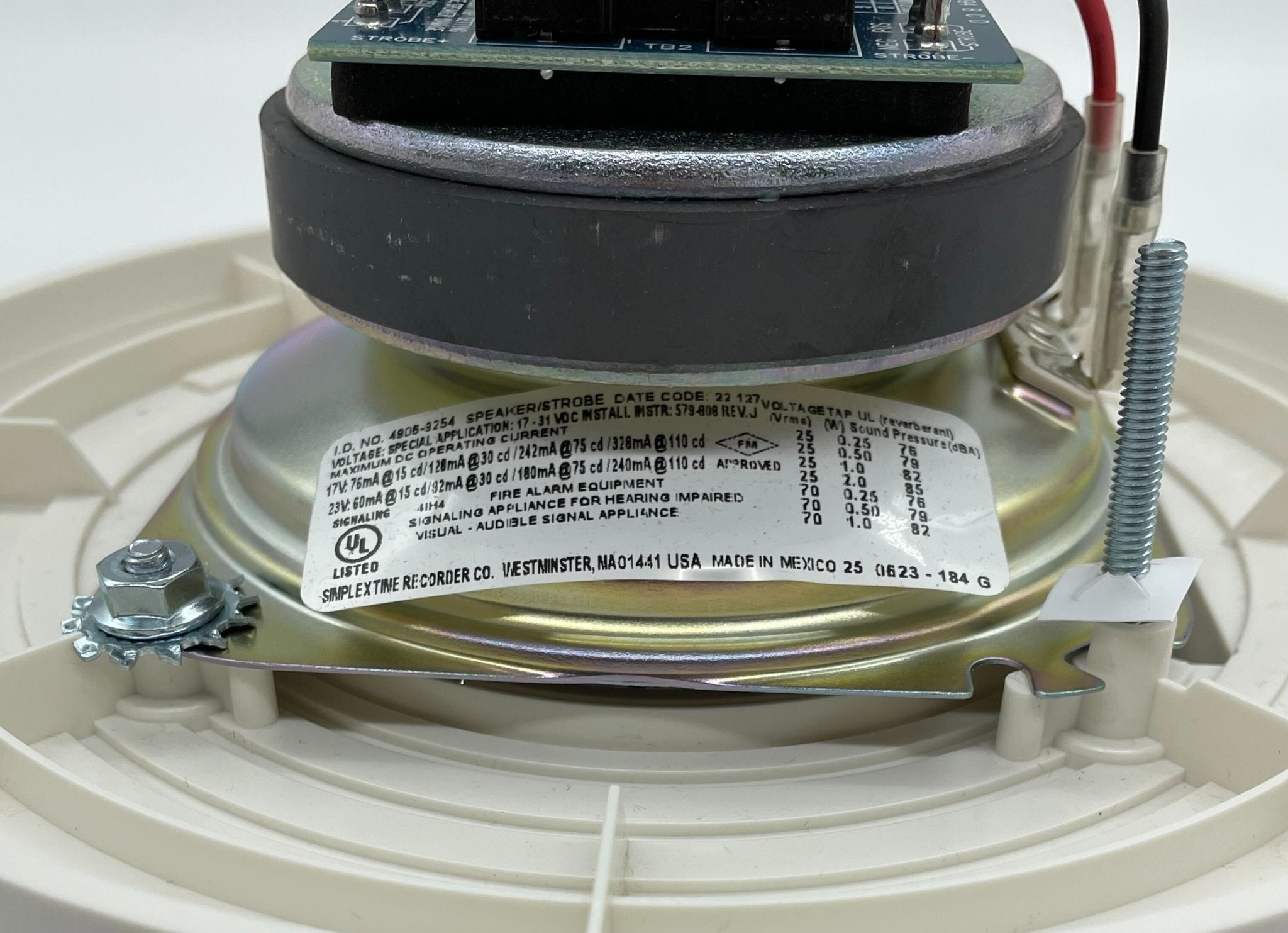 Simplex 4906-9254 speaker strobe alarm with clear lens and mounting base, designed for emergency notification systems.
