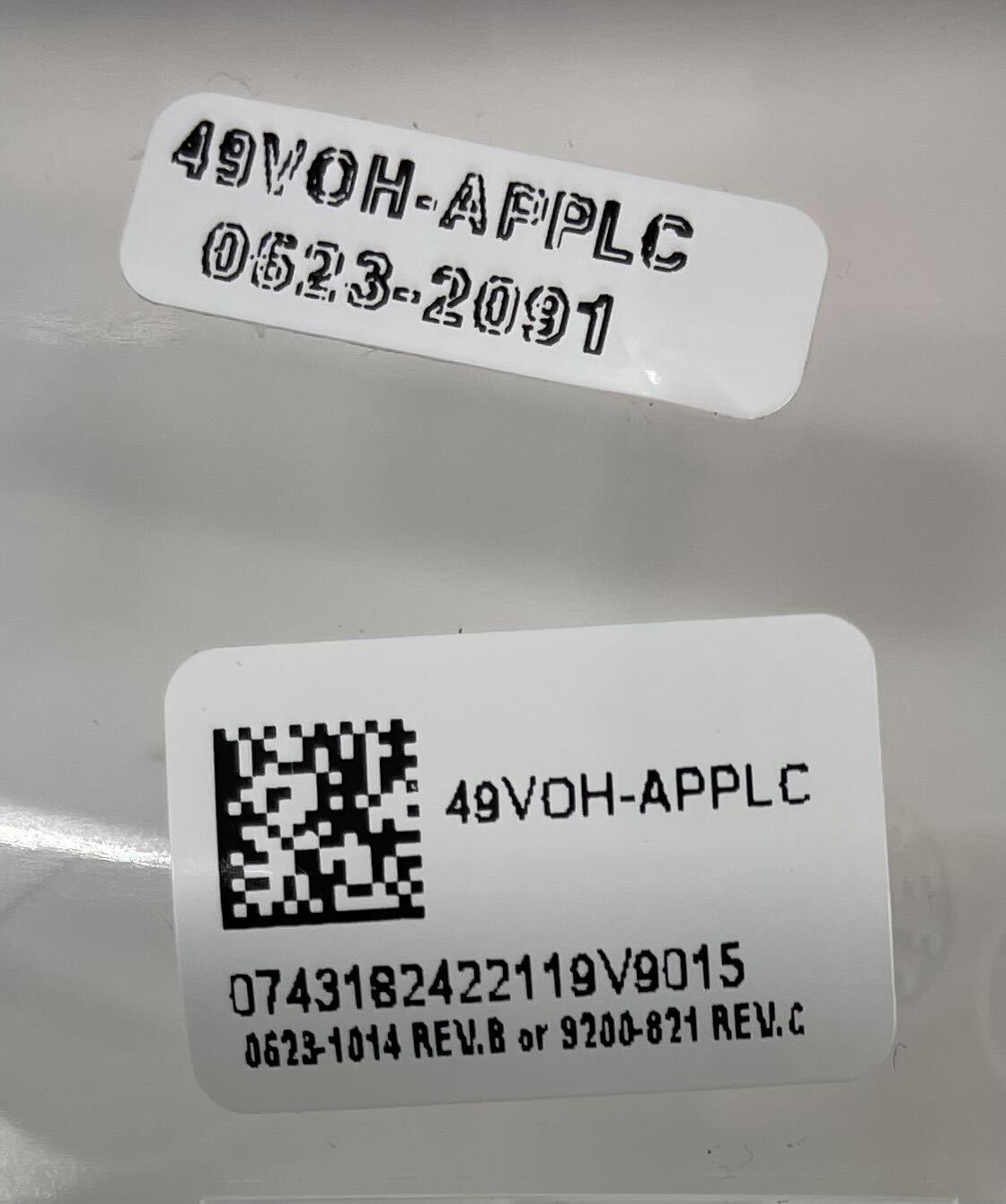 Simplex 49VOH-APPLC strobe light with clear lens and mounting bracket, designed for emergency signaling and safety applications.