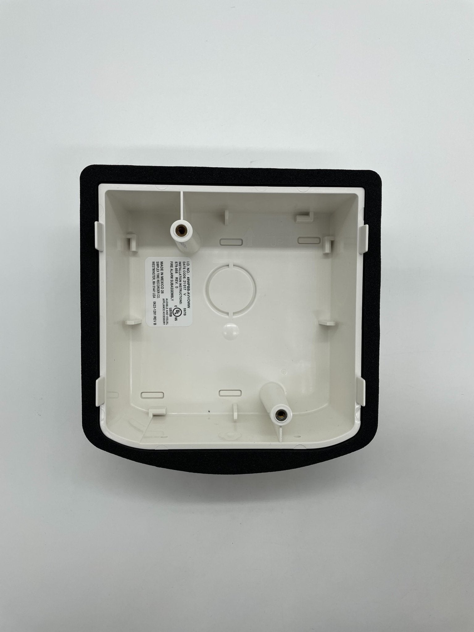 Simplex 49WPBB-AVVOWW backbox with white finish, designed for electrical wiring and installation applications.