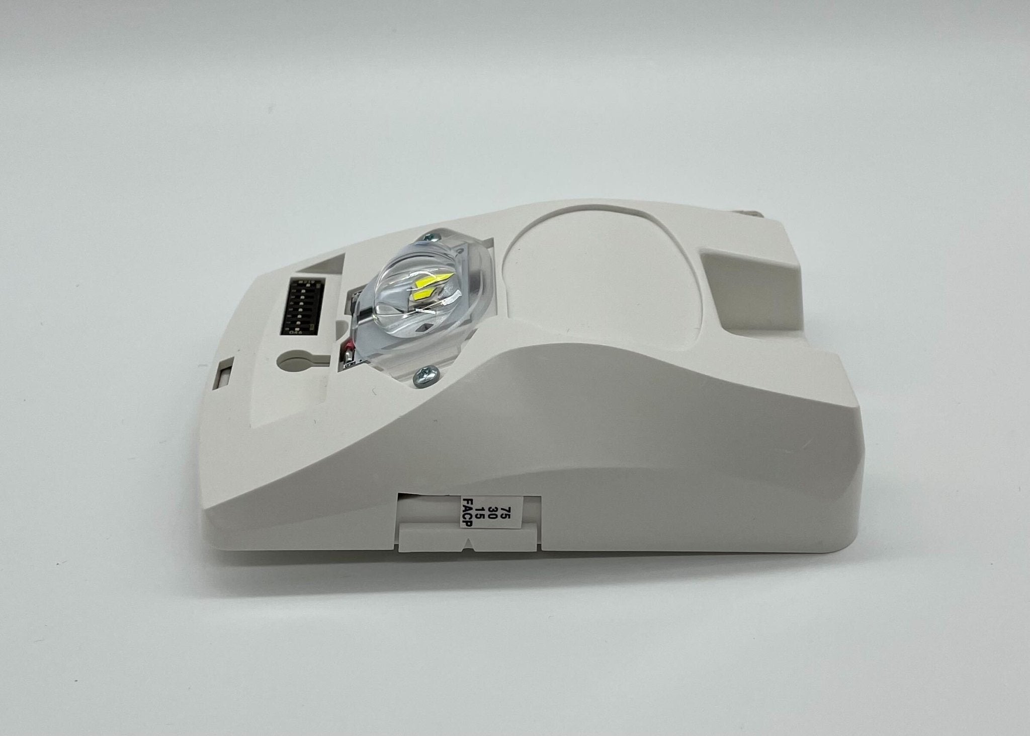Simplex 59VO-WWF fire alarm with smoke and heat sensors, mounted on a wall, designed for early fire detection and safety.