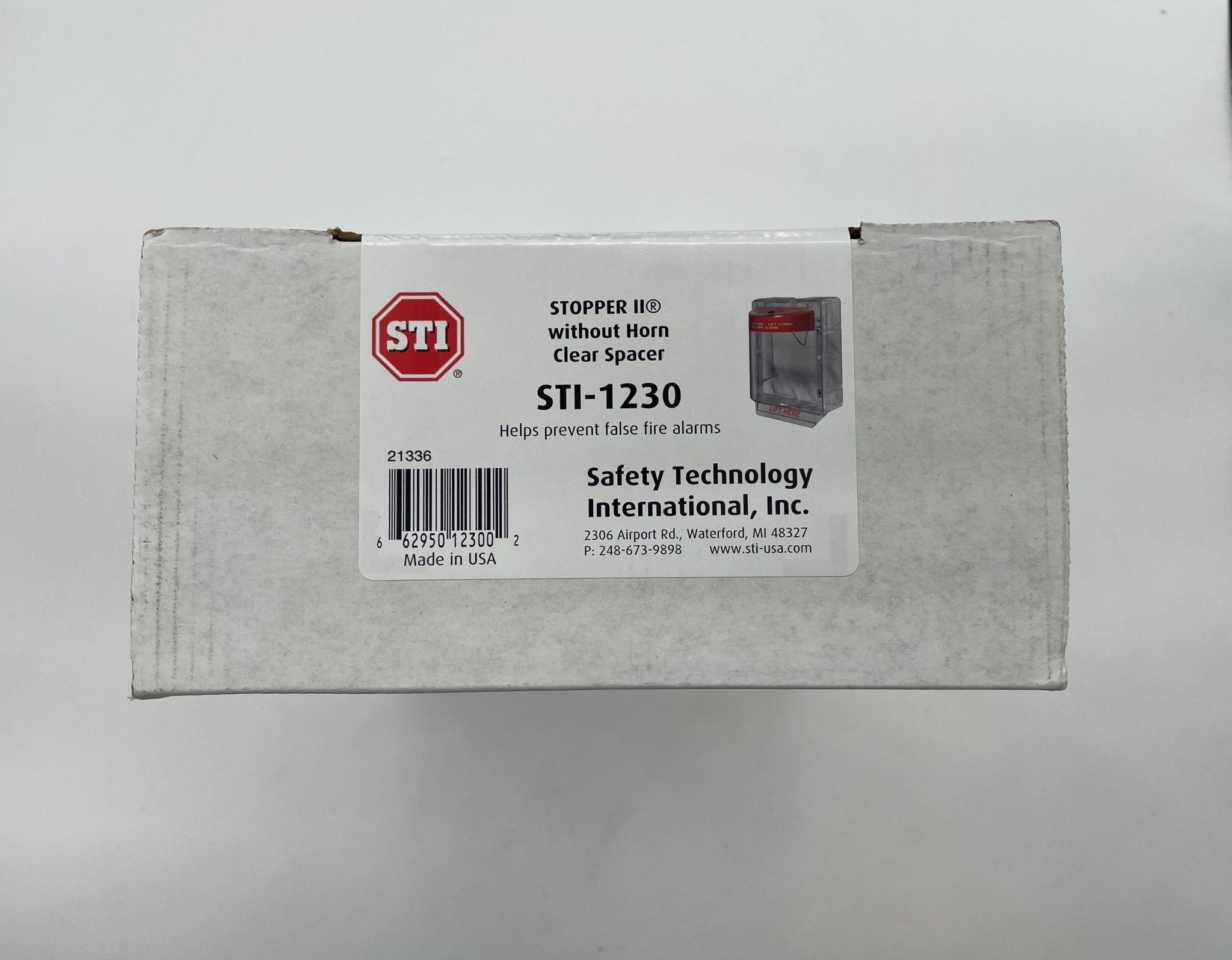 STI Stopper II without horn with spacer, a durable stopper for secure sealing, shown in a close-up image.