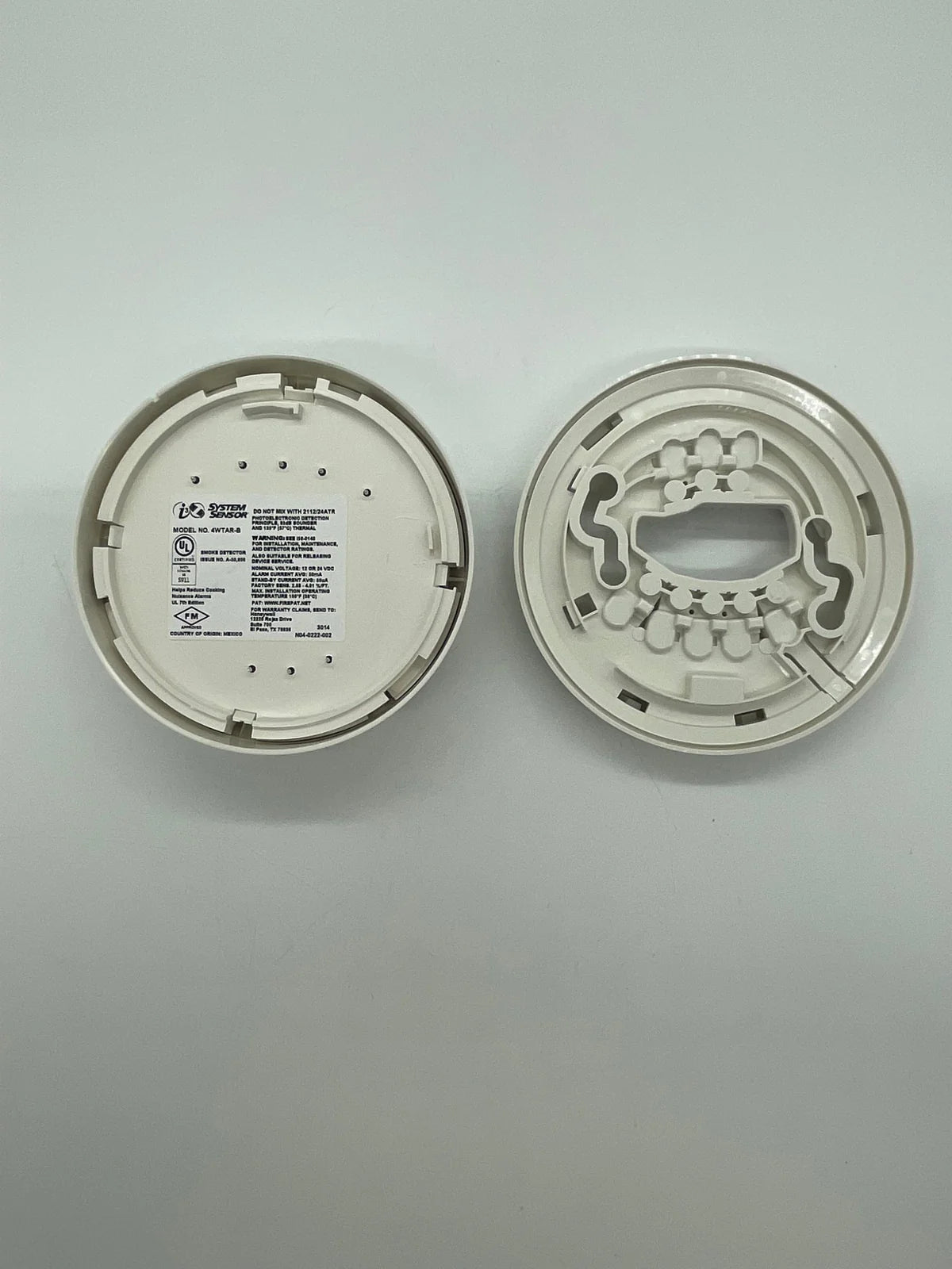 System Sensor 4WTAR-B thermal alarm with white cover and mounting base, designed for fire safety detection.