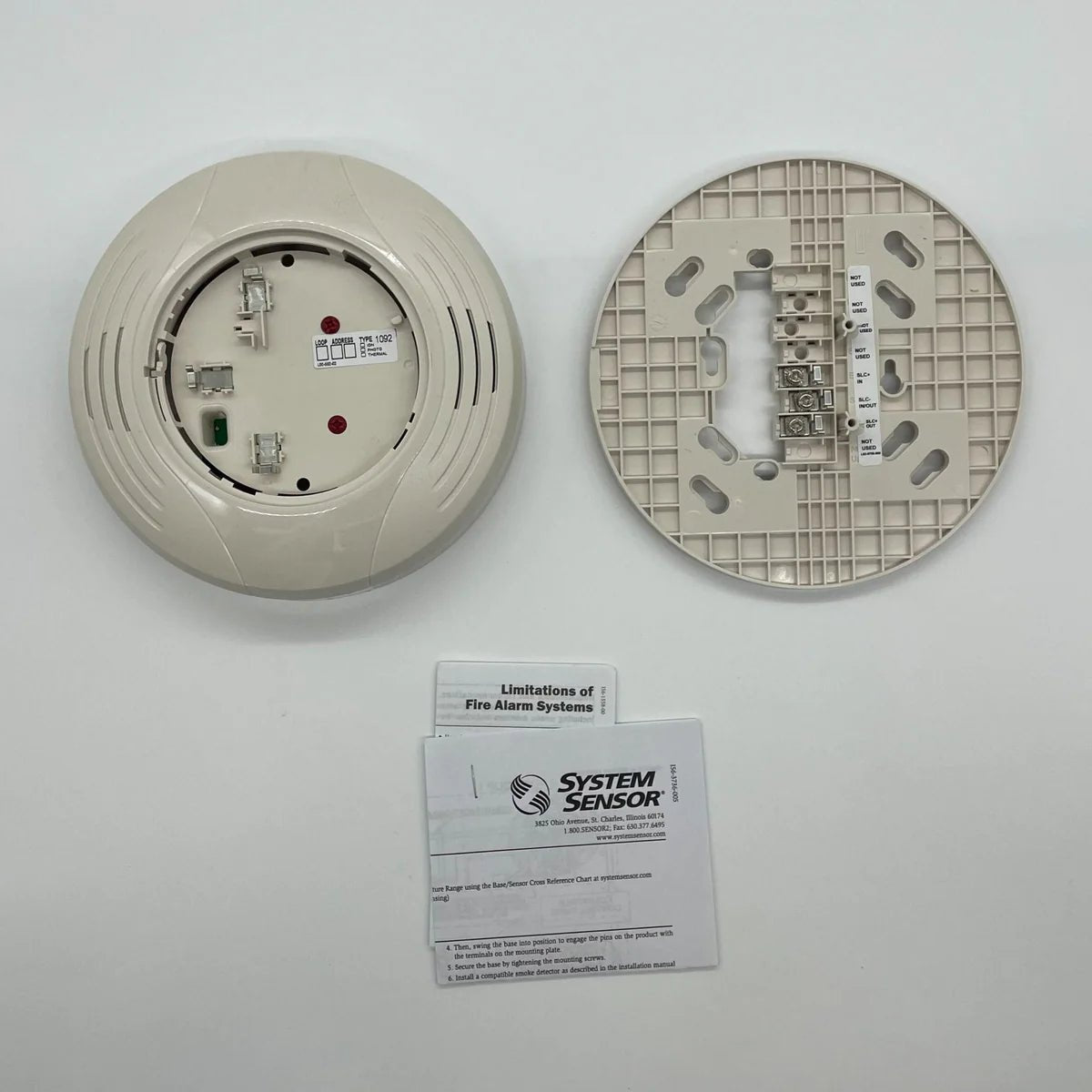 System Sensor B224BI-IV indoor smoke detector with ionization sensor, mounted on ceiling for fire safety detection