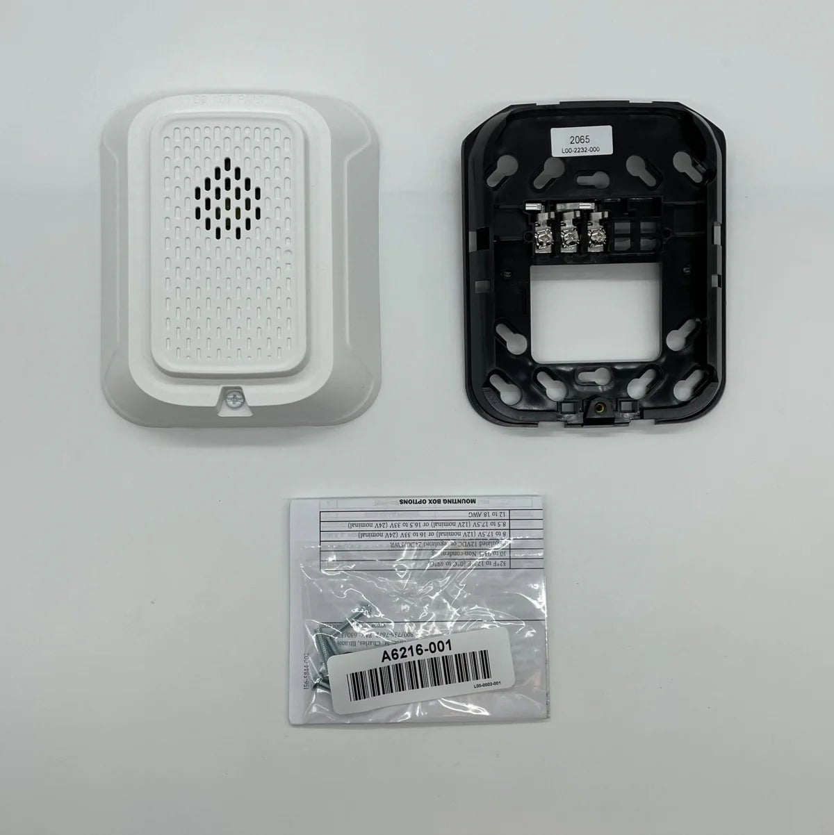 System Sensor HWL Jem Systems Canada fire alarm horn/strobe with white housing and flashing light for emergency alerts