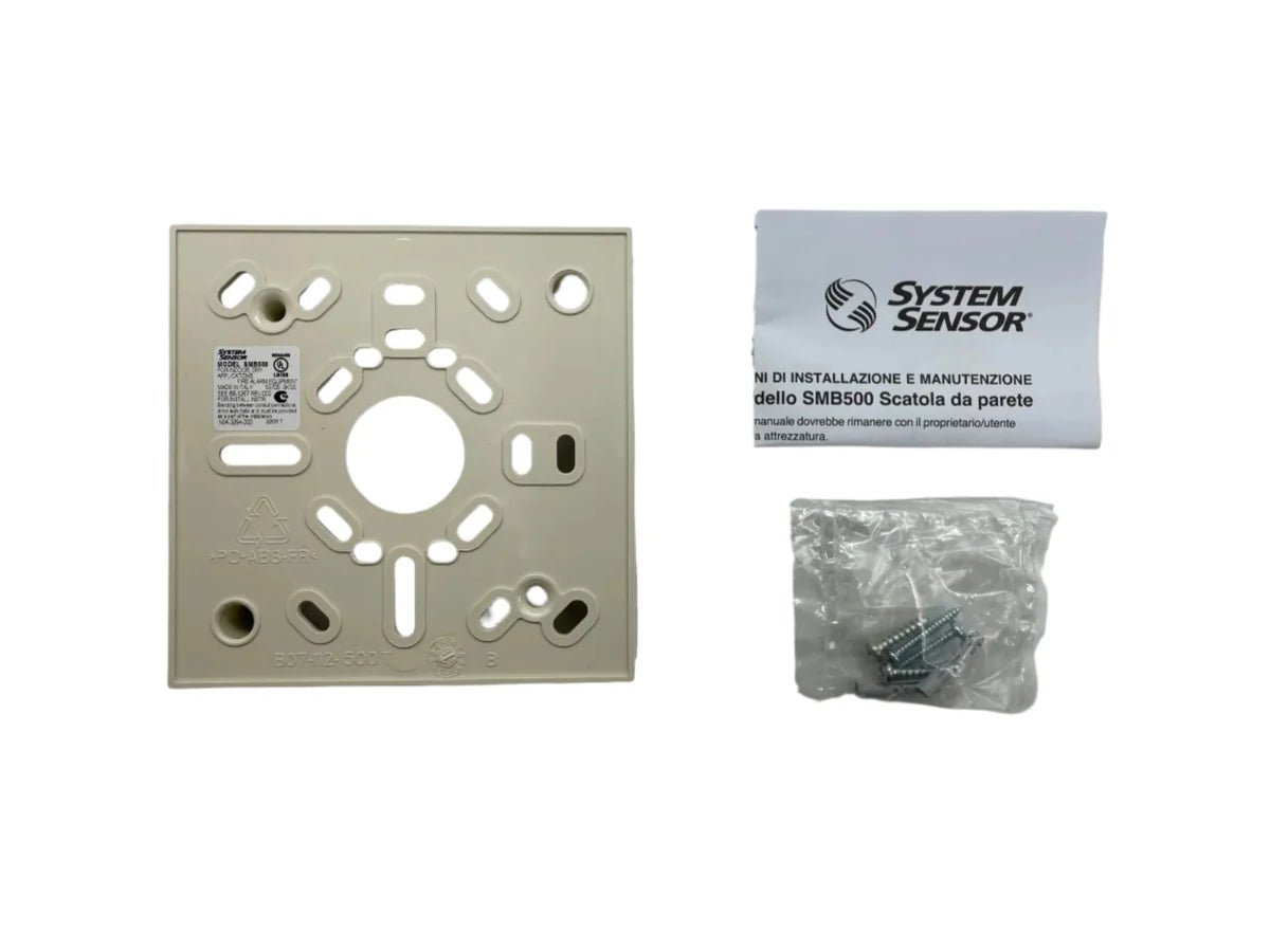 System Sensor SMB500 US smoke detector with alarm and mounting bracket, designed for fire safety applications.
