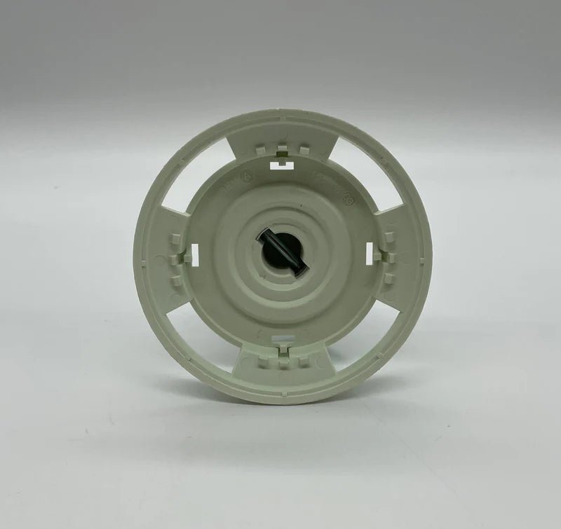 System Sensor XR2 smoke detector with dual ionization and photoelectric sensors, mounted on ceiling for fire detection.
