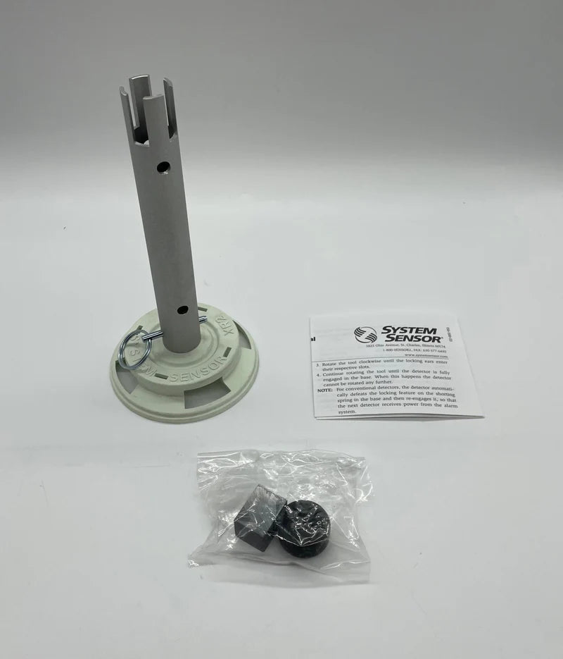 System Sensor XR2 smoke detector with alarm and sensor components, designed for residential and commercial fire safety.