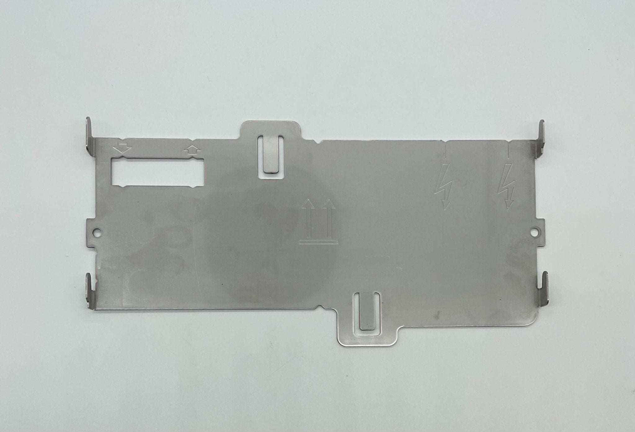 Vesda VLF-250-00 smoke detector mounted on ceiling, advanced fire detection sensor by VESDA for early smoke warning.