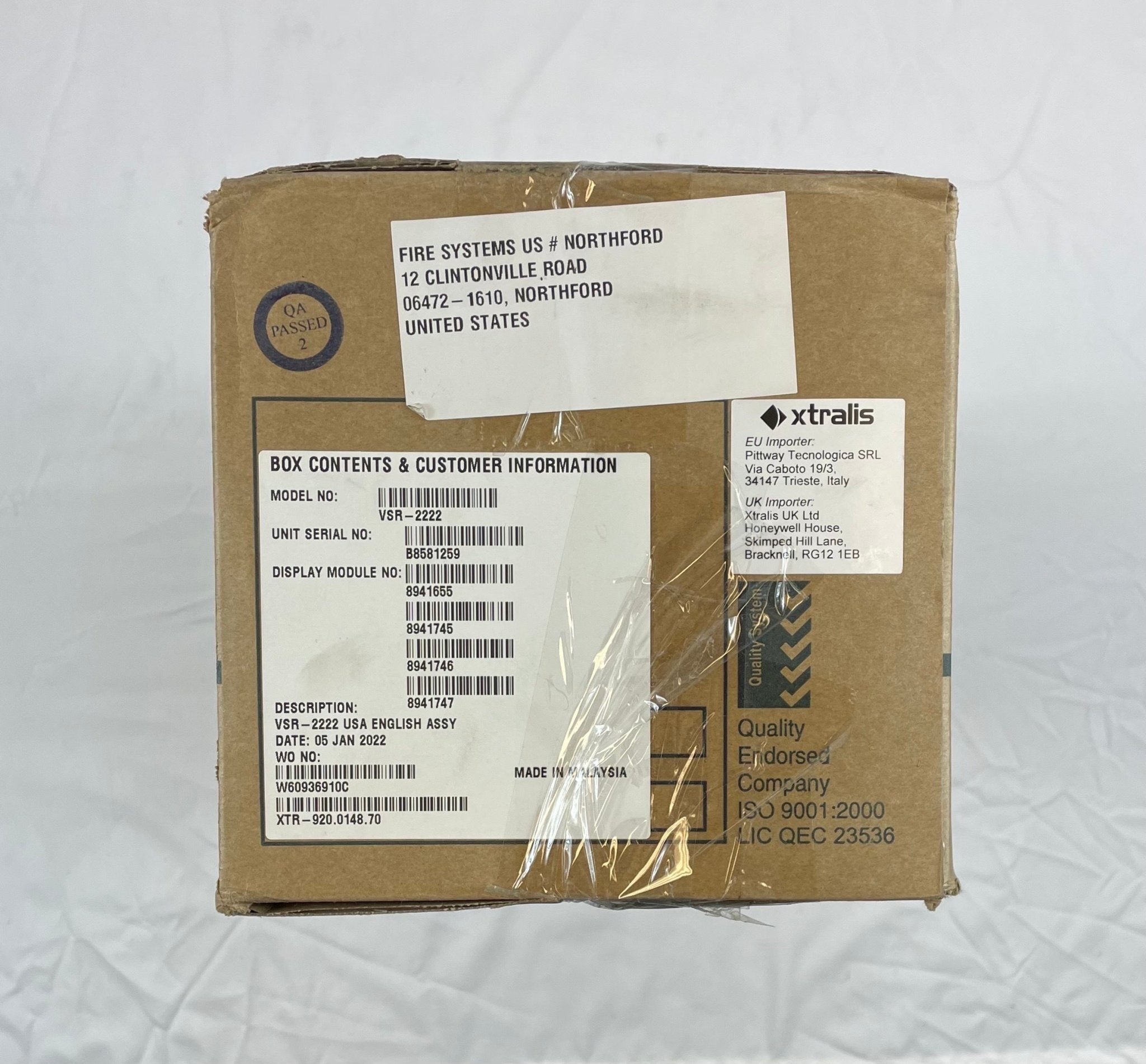 Vesda VSR-2222 fire alarm detector from VESDA with a white sensor unit and mounting bracket, used for smoke detection.