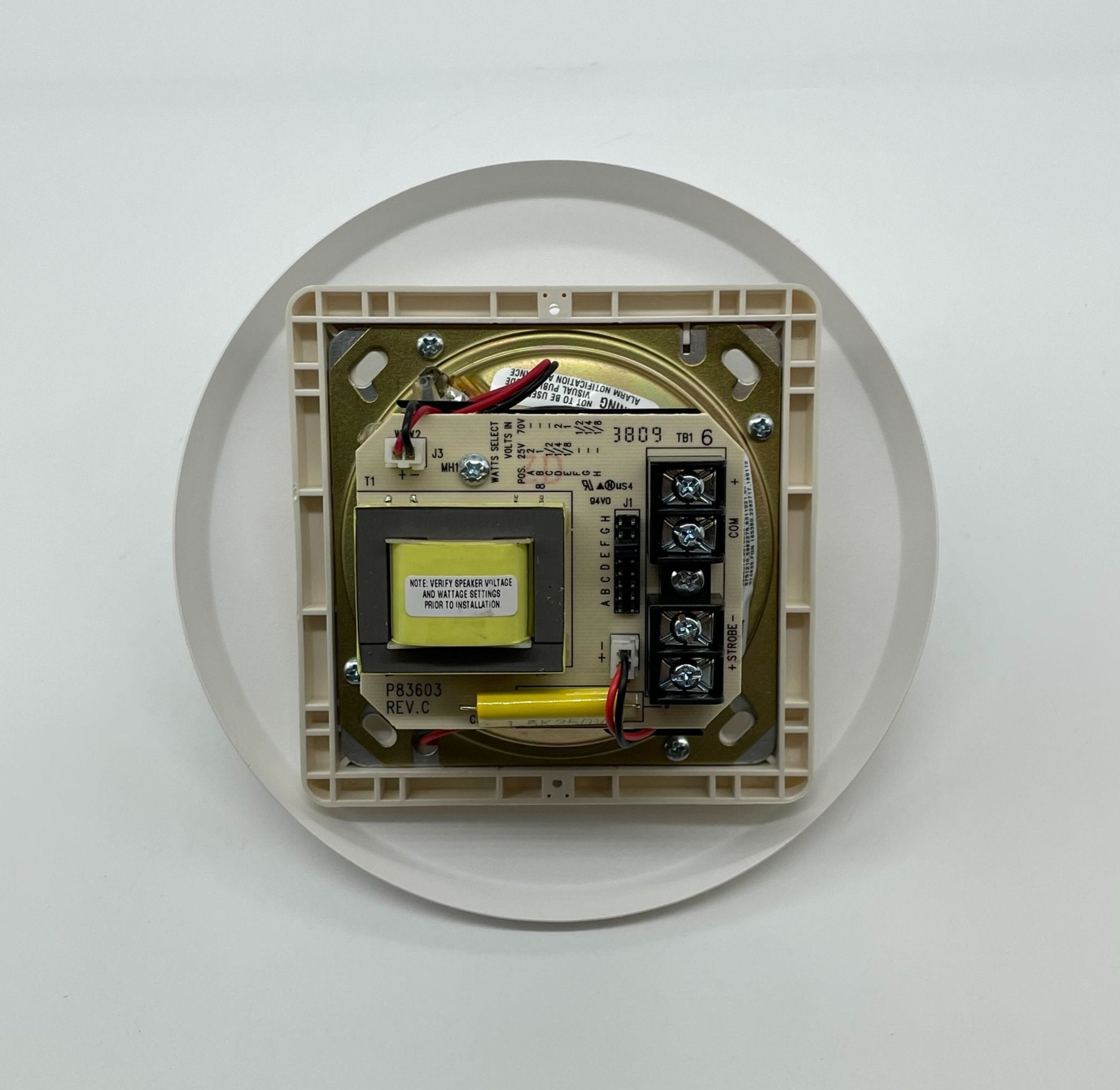 Eaton Wheelock E90A-24MCC-NW speaker strobe with white housing and multi-candela light, designed for fire alarm notification systems.