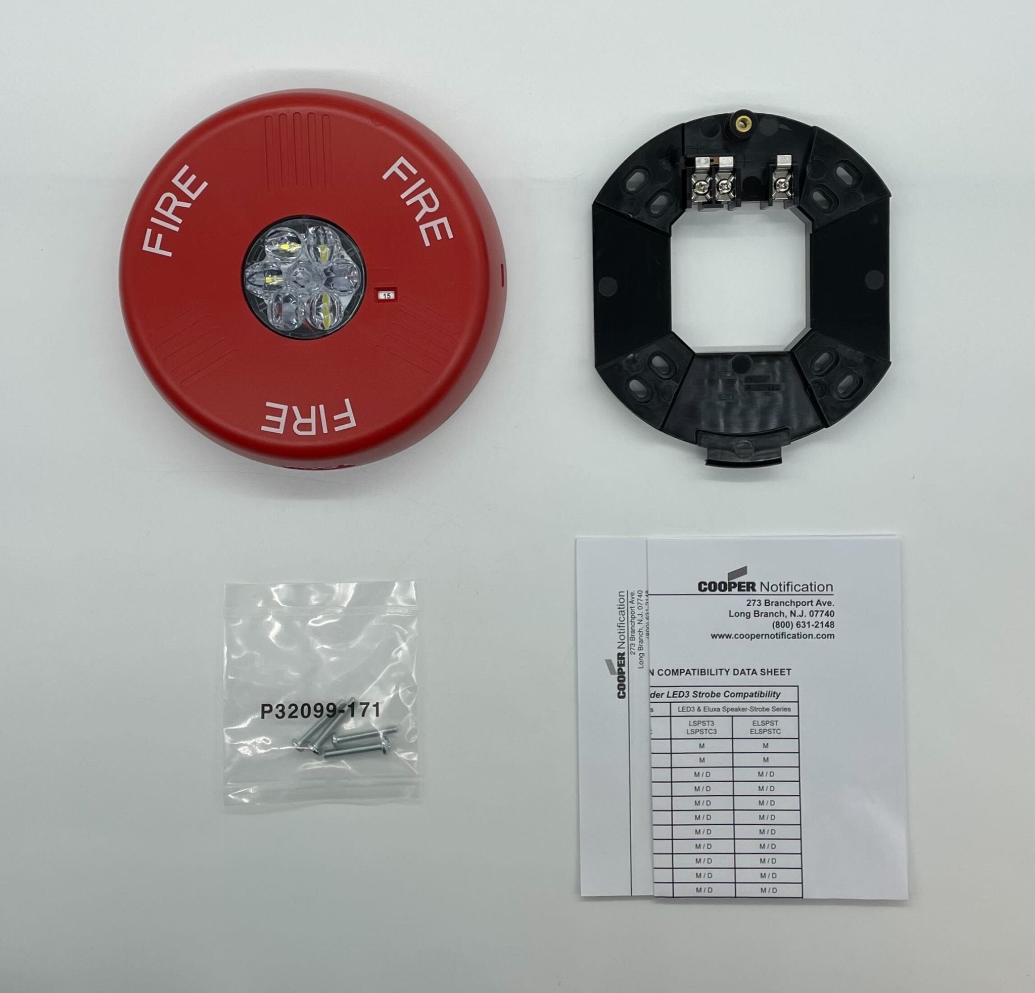 Eaton Wheelock ELSTRC strobe light fixture with clear lens and mounting hardware, designed for emergency signaling.